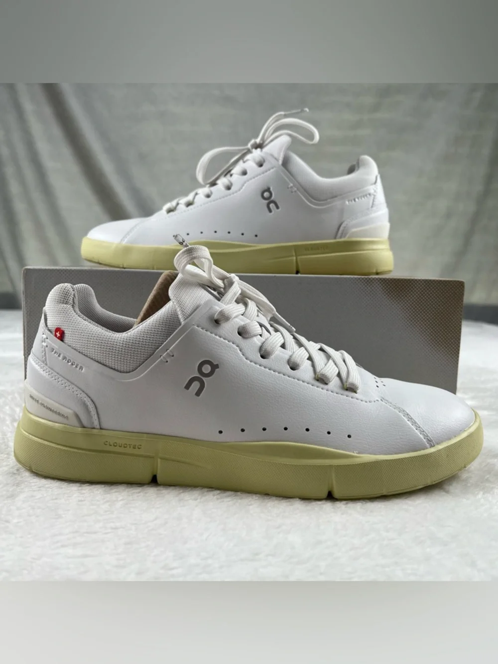 On Running The Roger Advantage Sneakers White Hay CloudTec W9.5